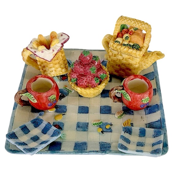 Miniature Tea Set Vintage Fruit Basket Picnic Blanket Tray Dish Dollhouse 1994 - Picture 11 of 16